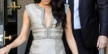 Meghan’s Silver-Inspired Elegance: Why Modern Royal Fashion Still Captures Our Attention